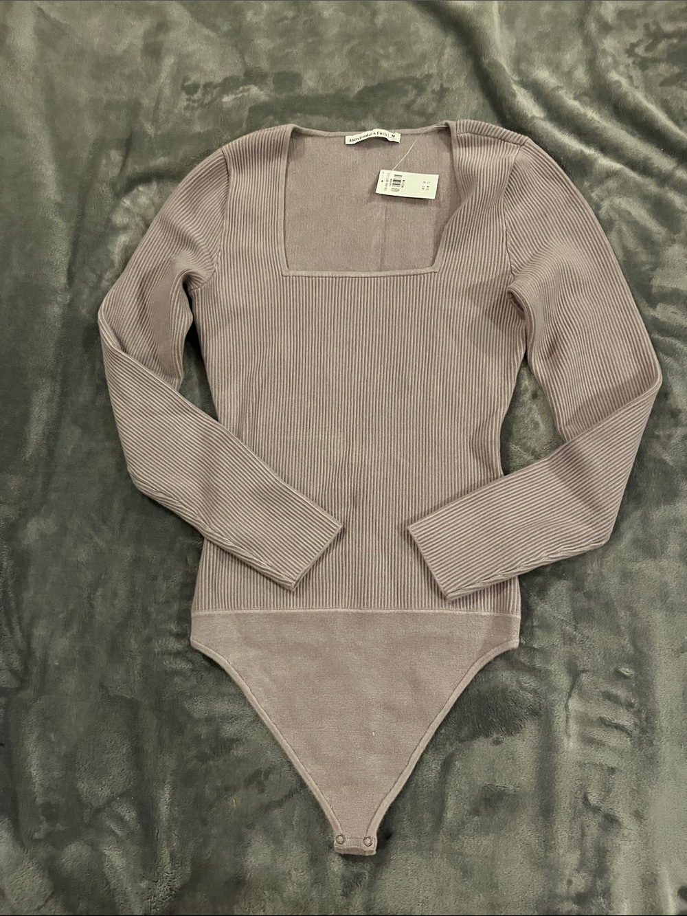 Abercrombie & Fitch Ribbed Square-Neck Long-Sleeve Bodysuit - Mauve